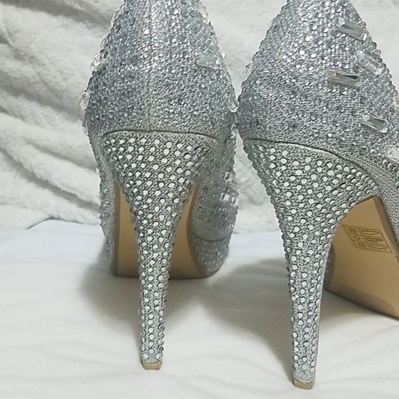 Crystal adorned heels - Picture 2 of 4